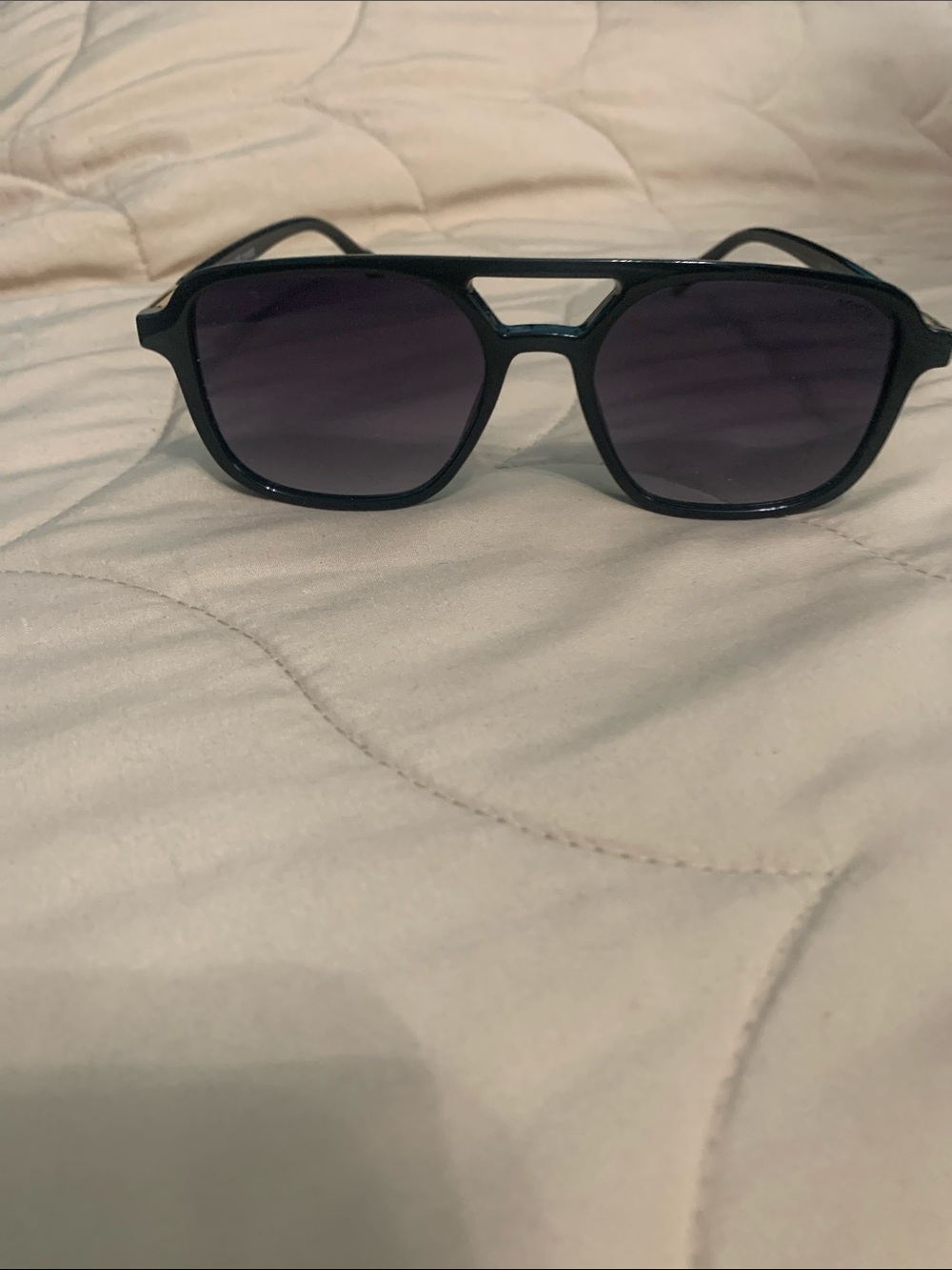 Woman’s Black Sunglasses with Dark Lenses